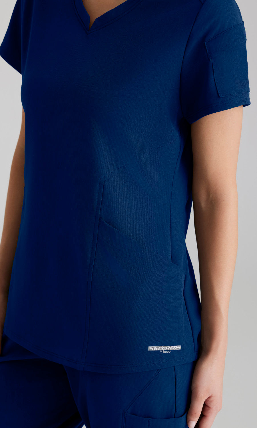 SKT225 Navy Detail